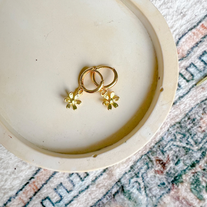 Gold-filled Dasiy Huggies